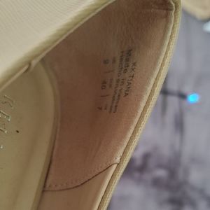 Kelly & Katie heel shoe.